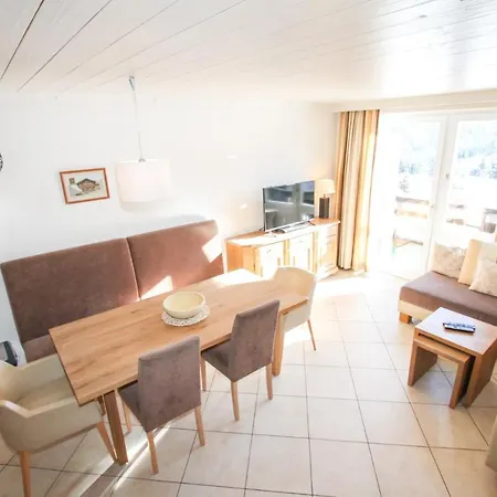 90 - 13 Apartment *