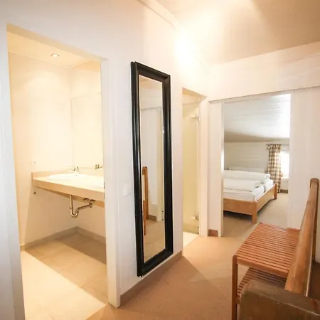90 - 13 Apartment *